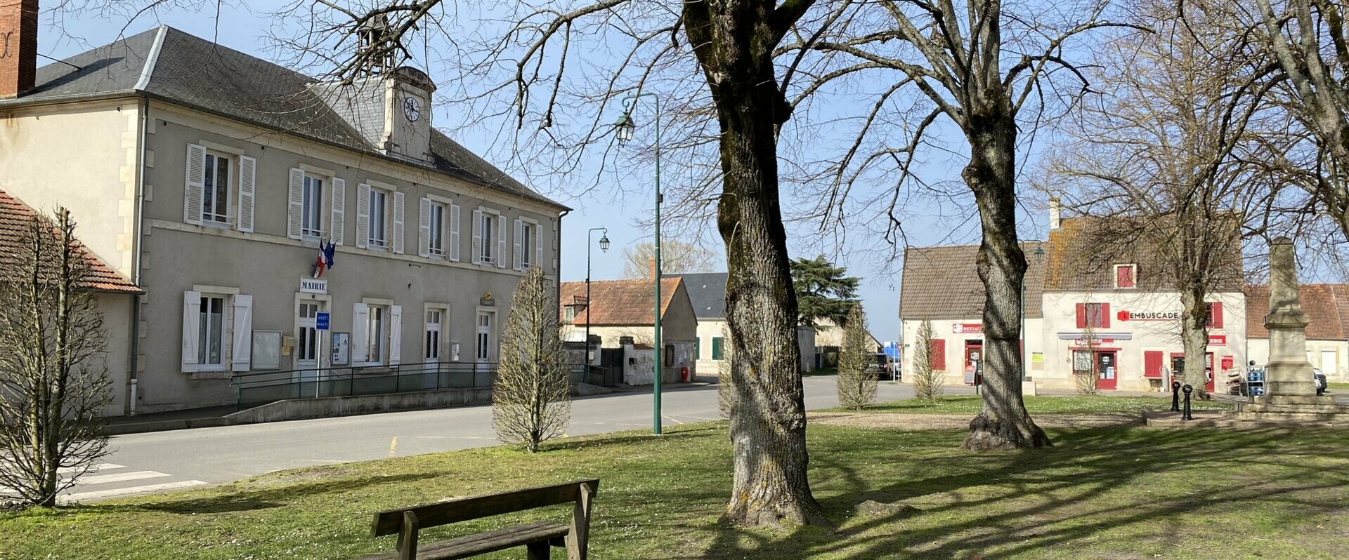 Mairie d'Uzay-le-Venon 18 (Cher)